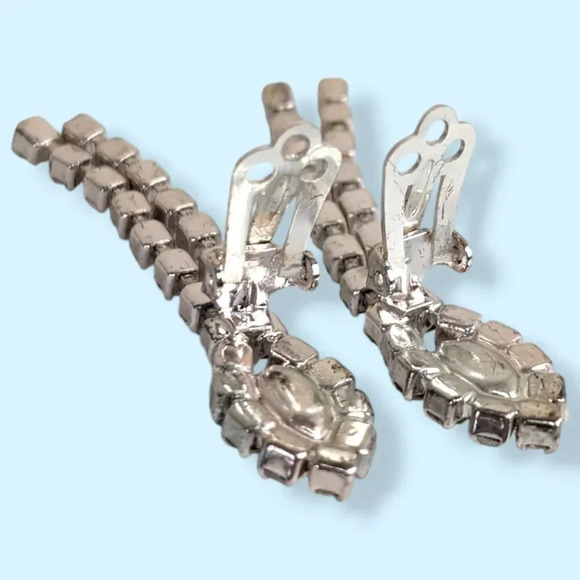 (2/$20) Vintage Dangling Rhinestone Earrings - Picture 5 of 6